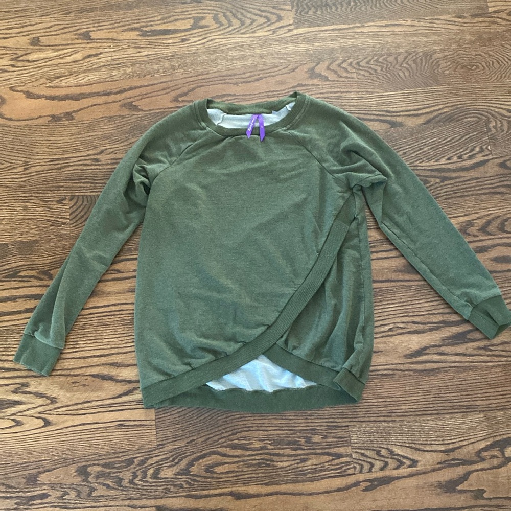 Seraphine Tulip Hem Crossover Maternity/Nursing Sweatshirt, Size S